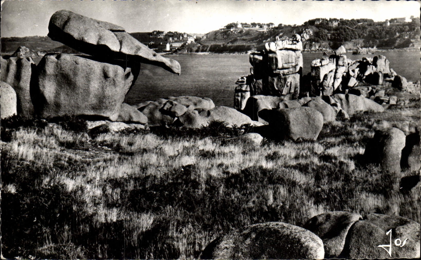 CPM De Perros Ploumanach Les Etranges rochers de la Cote