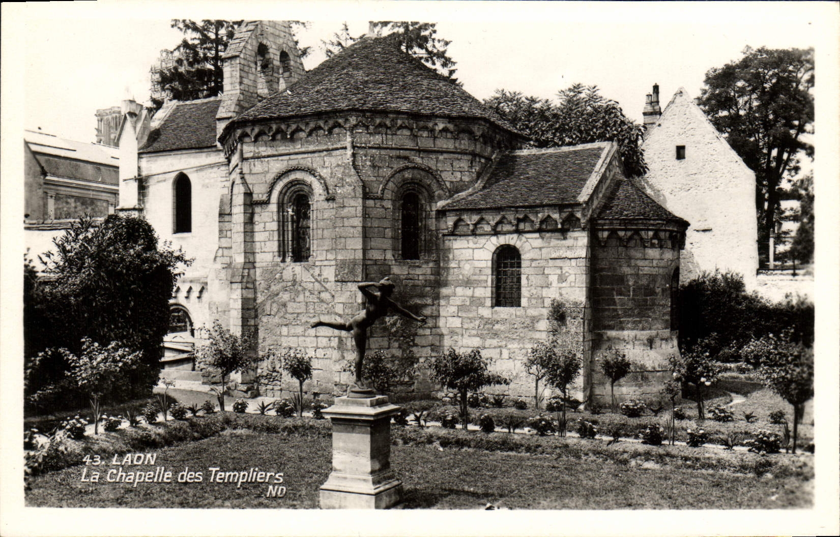 VINTAGE POSTCARD Laon La Chapelle of Templiers