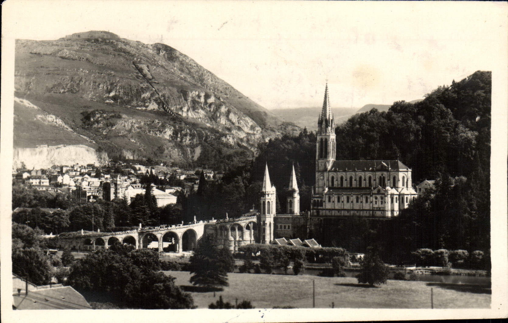 VINTAGE POSTCARD Heavy the Basilica and the Peak of Jer