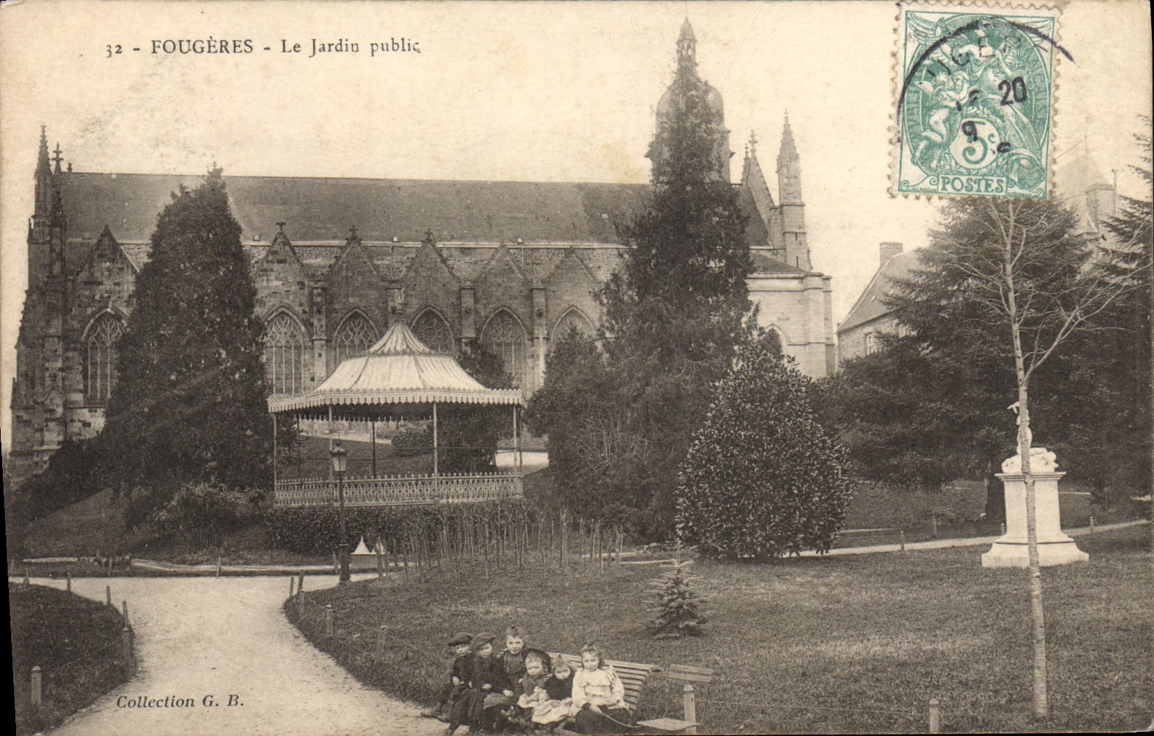 CPA Fougeres Le Jardin Public Enfants