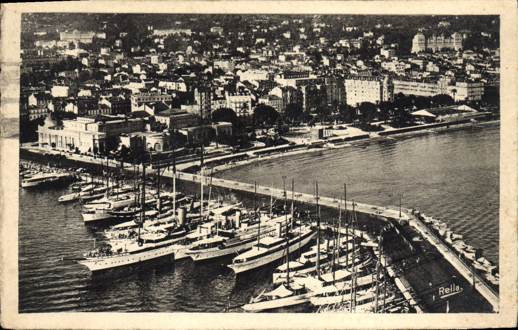 CPA Cannes Vue Prise Par Avion Bateaux