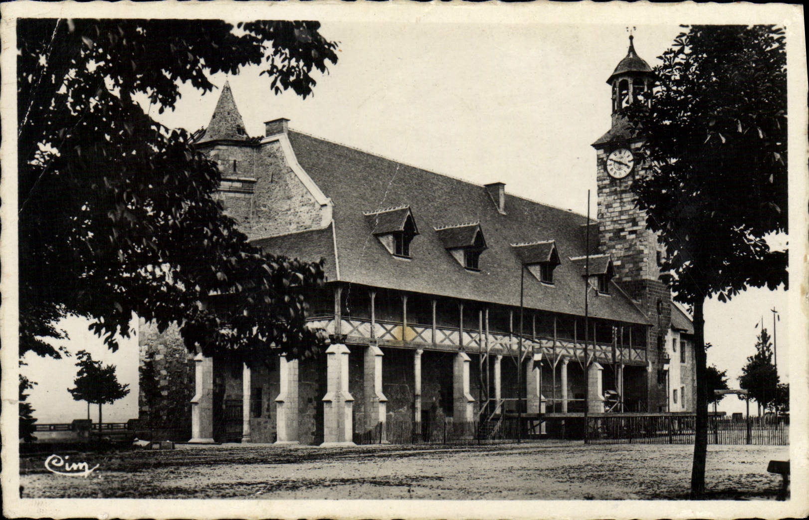 MODERN CARD Montlucon the Old Castle