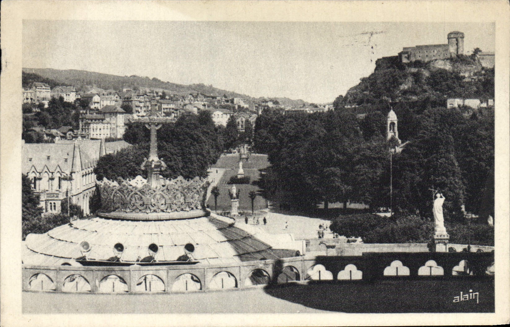 VINTAGE POSTCARD Heavy the Dome Of the Rosary And Esplanade
