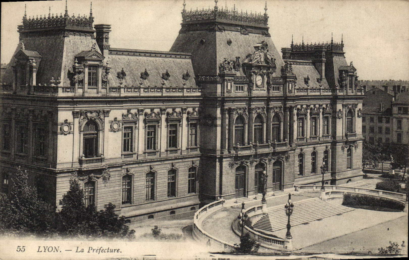 VINTAGE POSTCARD Lyon Prefecture