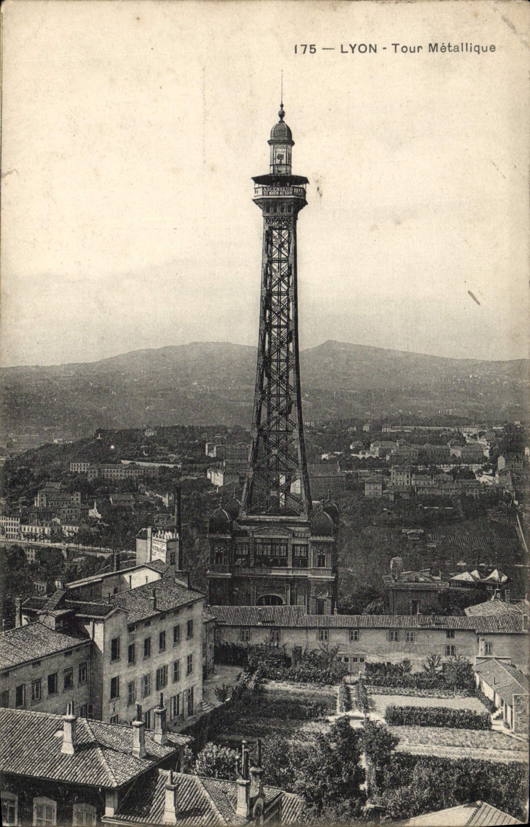 VINTAGE POSTCARD Metal Lyon Turn