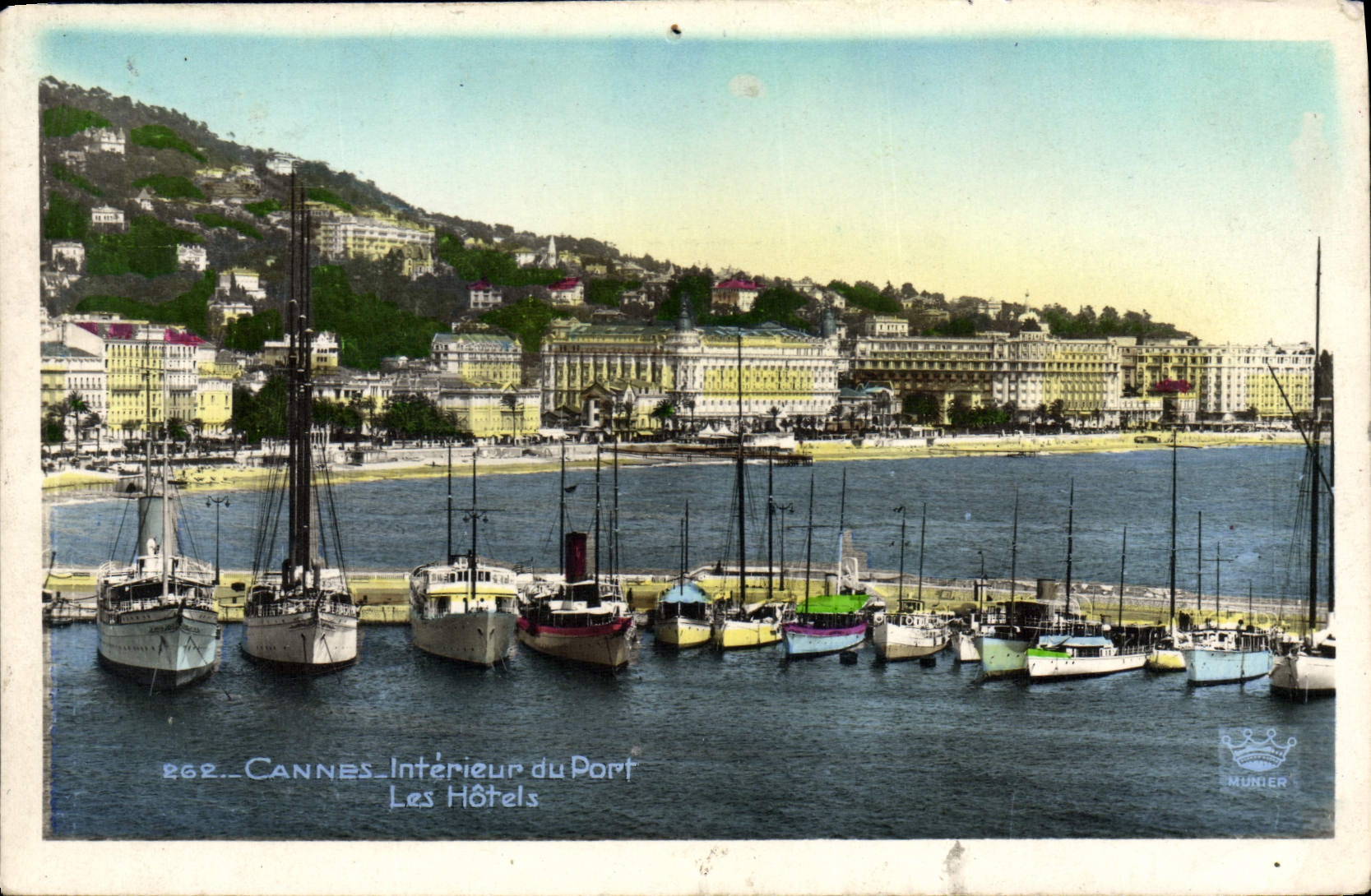 CPA Cannes Interieur Du Port Les Hotels