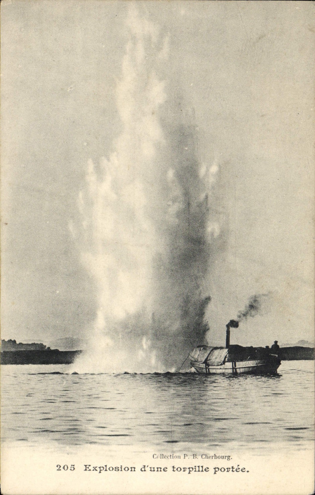 VINTAGE POSTCARD Boat War Explosion of a torpedo carried