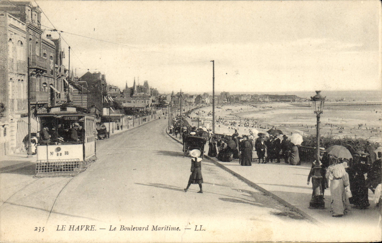 CPA Tramway Train le Havre Boulevard maritime 