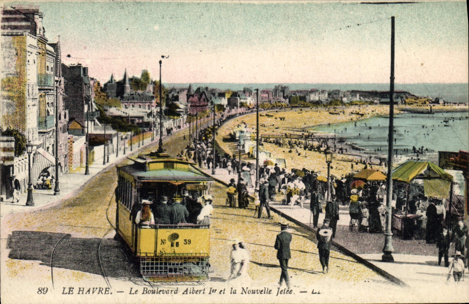 CPA Tramway Train le Havre le boulevard Albert 1er et la nouvelle jetee