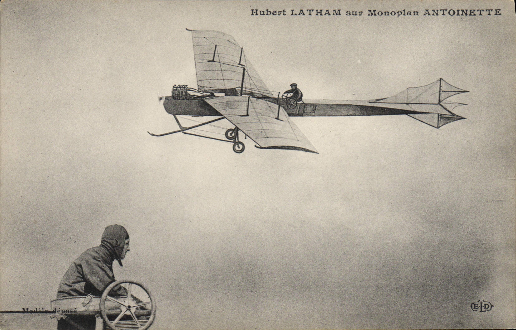 CPA Avion Aviation Hubert Latham sur monoplan Antoinette