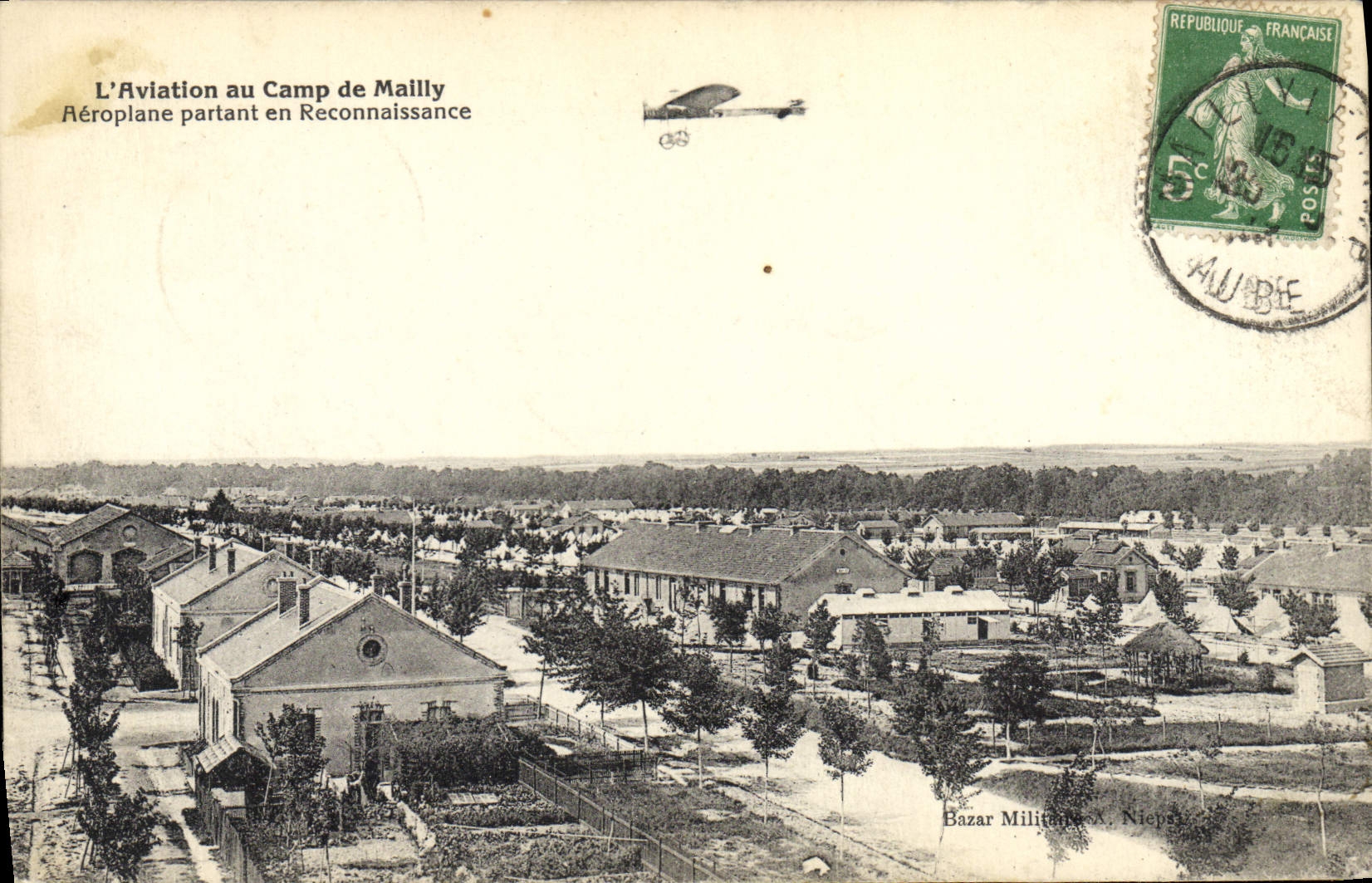 CPA Avion Aviation au camp de Mailly Aeroplane partant en reconnaissance 