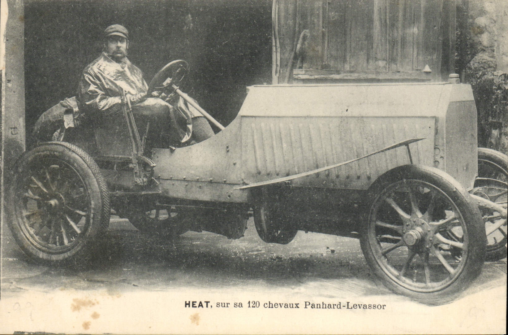 CPA Automobile Heat sur 120 chevaux Panhard Levassor