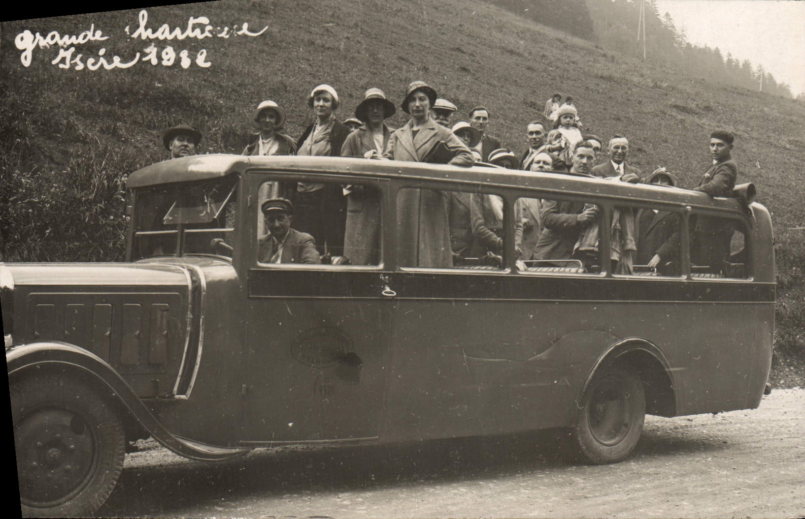 Real photo Automobile Bus Large Chartreuse Isere 1932