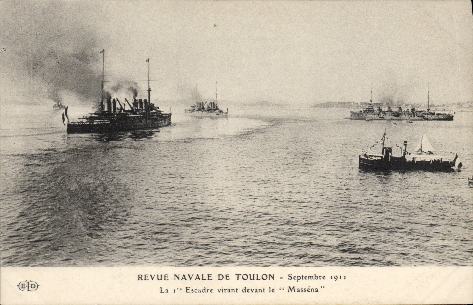 CPA Bateau Guerre Revue navale de Toulon Septembre 1911 La 1ere escadre virant devant le Massena 