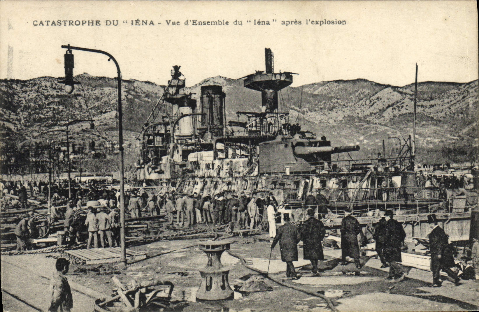 CPA Bateau Guerre Catastrophe du Iena Vue d'ensemble du Iena apres l'explosion 