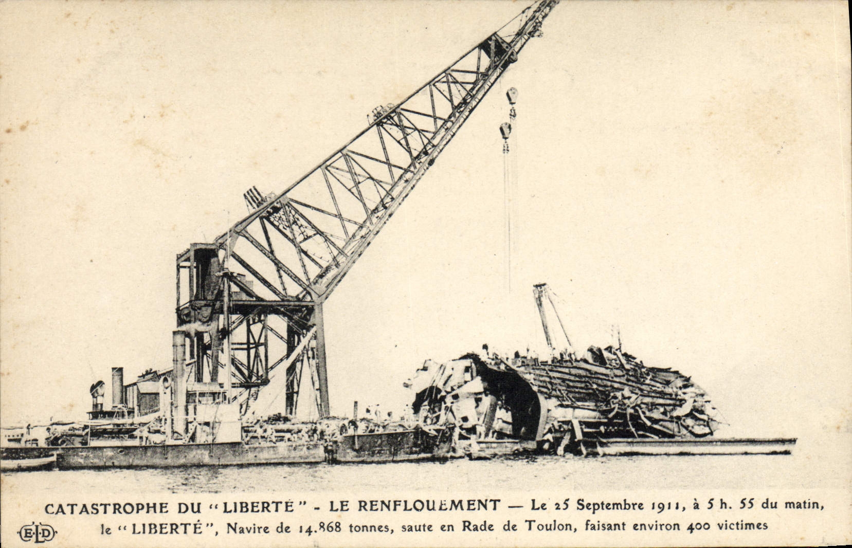 CPA Bateau Guerre Catastrophe du Liberte le renflouement 