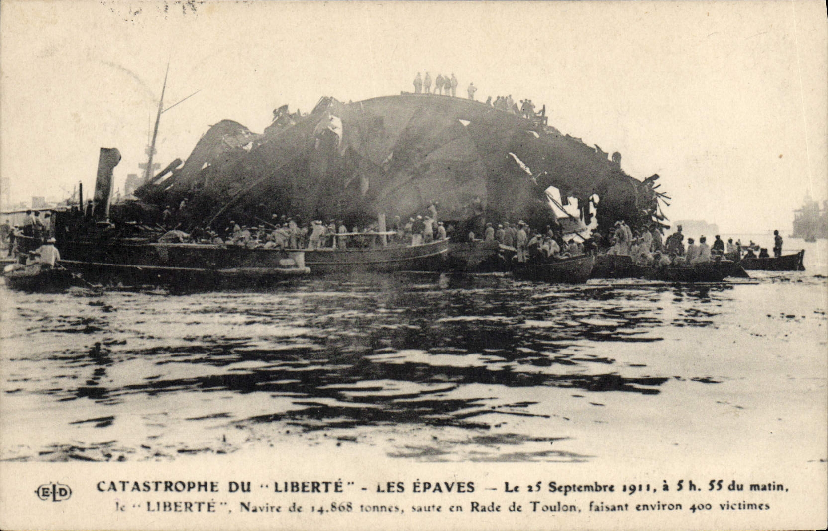CPA Bateau Guerre Catastrophe du Liberte Les epaves 