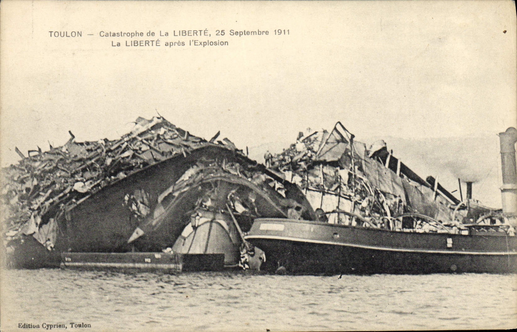 CPA Bateau Guerre Catastrophe de la Liberte Toulon 25 septembre 1911 La liberte apres l'explosion 