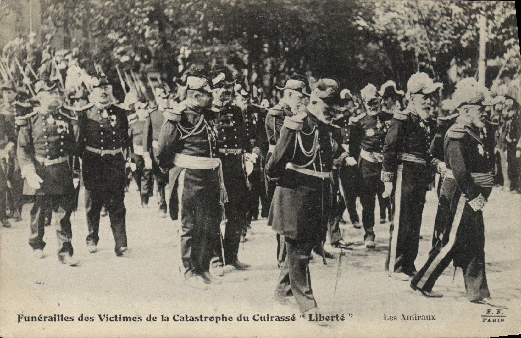 VINTAGE POSTCARD Boat War Funeral of the victims of the Catastrophe of Freedom