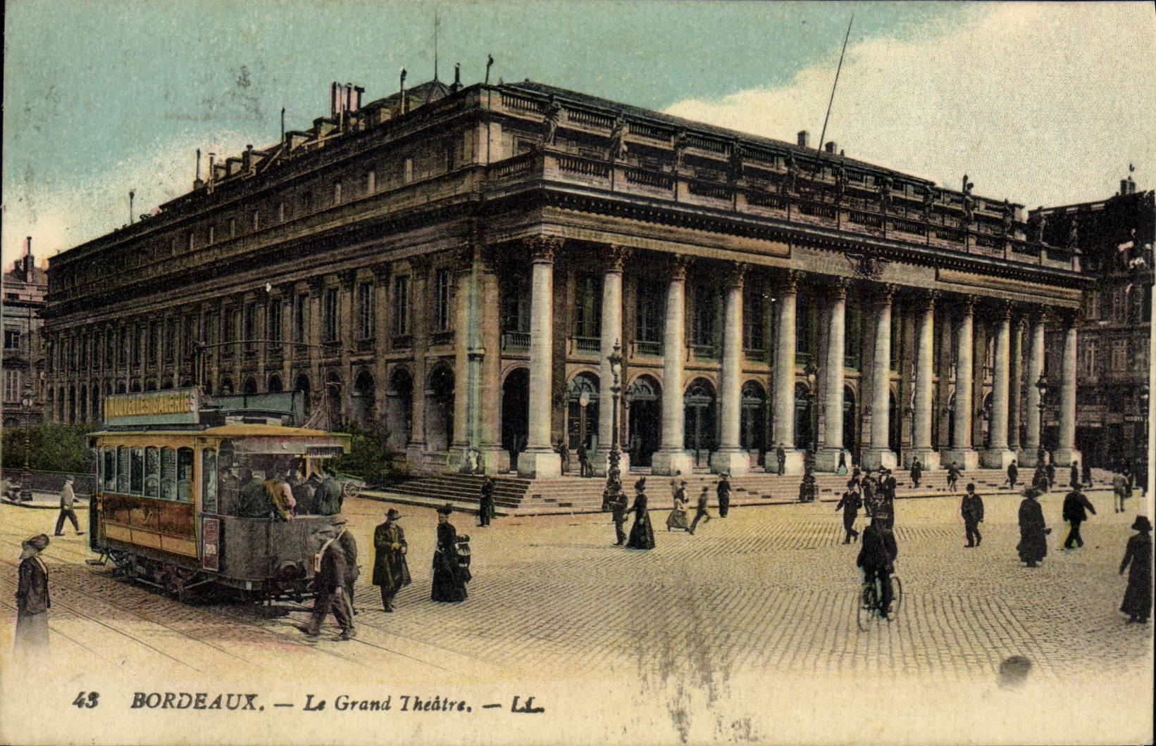 CPA Tramway Train Bordeaux le grand theatre