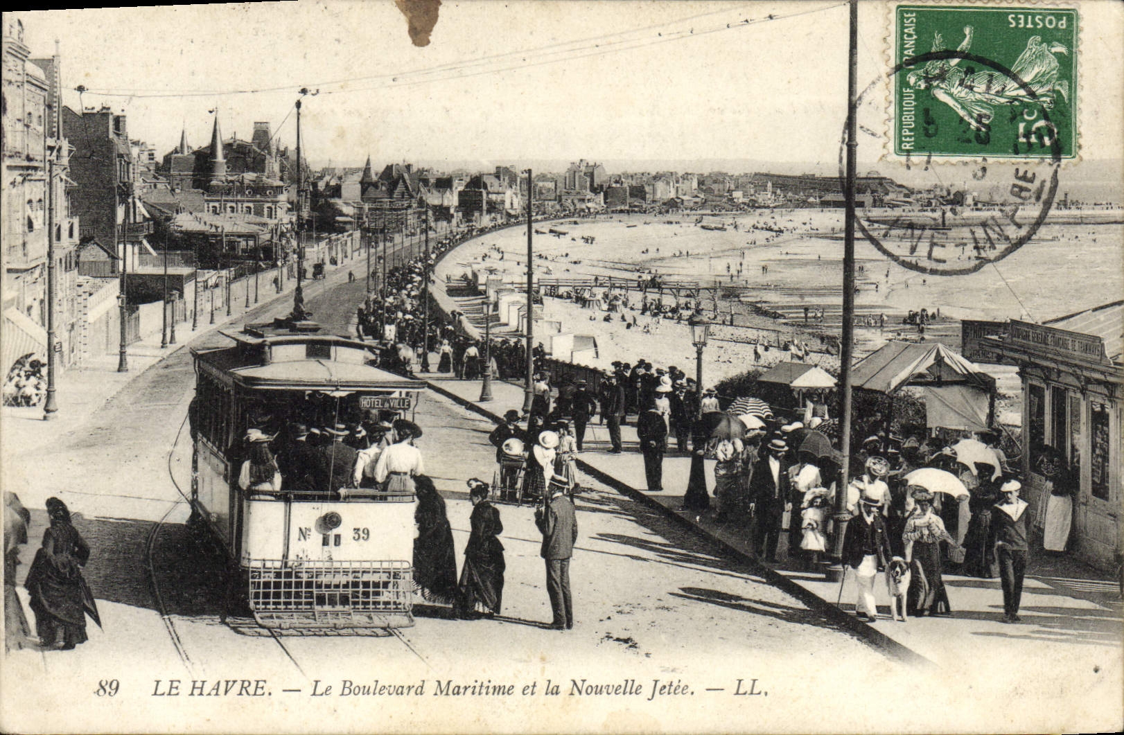 VINTAGE POSTCARD Tram Train Le Havre the maritime boulevard and the new pier