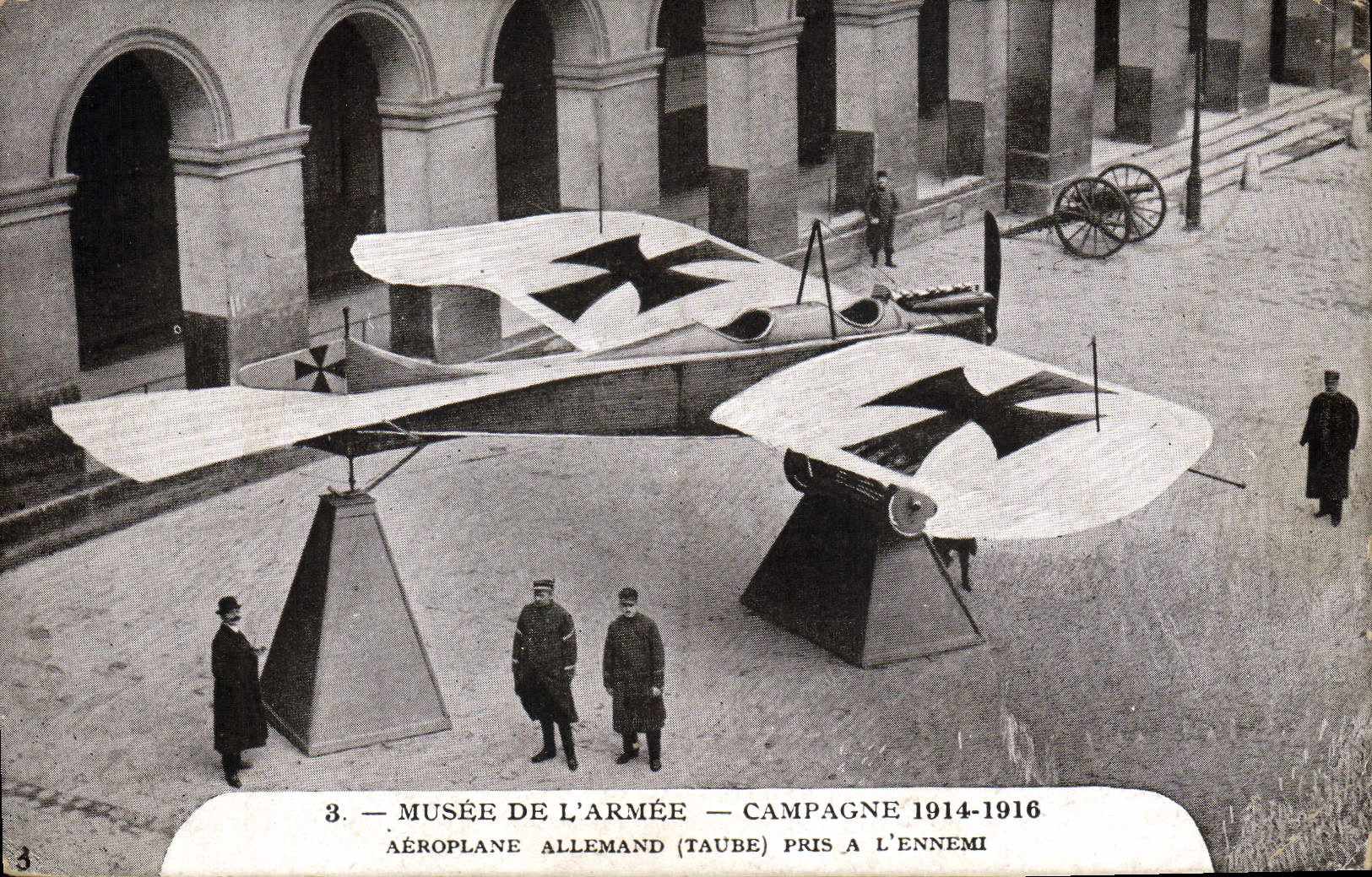 VINTAGE POSTCARD Aviation Plane museum of the army German Airplane taken with the enemy