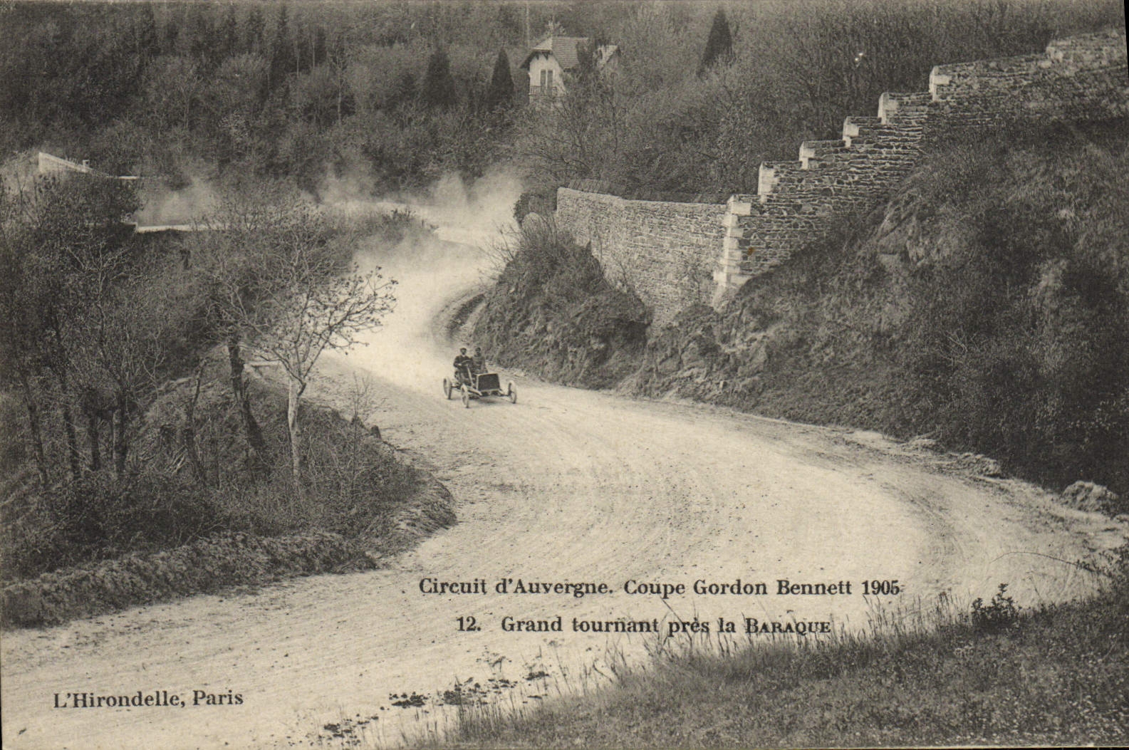 VINTAGE POSTCARD Automobile VINTAGE POSTCARD Automobile Circuit of Auvergne cuts Gordon Bennett 1905 Large turning close the Hut