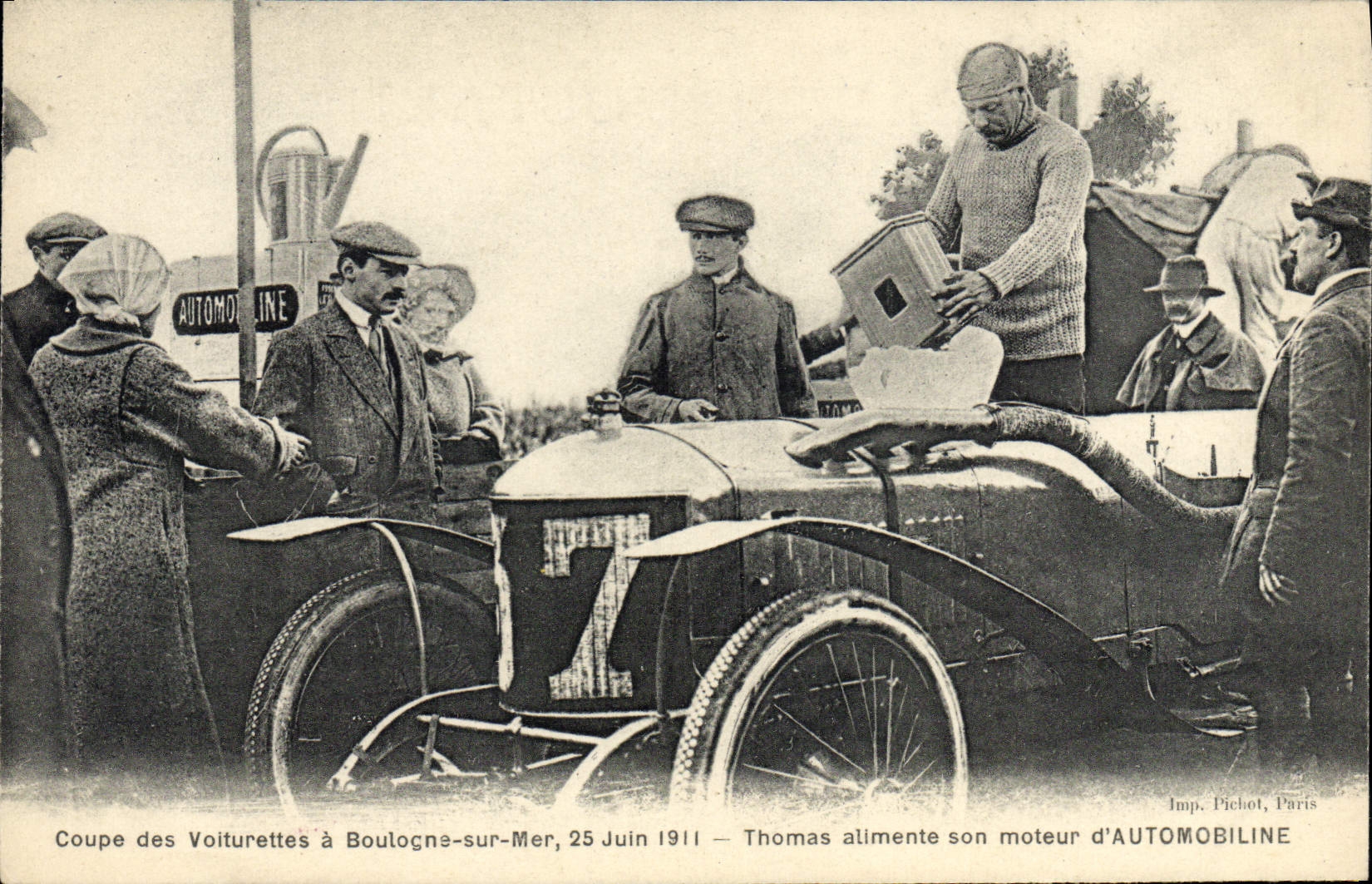 CPA Automobile Coupe des voiturettes a Boulogne sur mer 25 juin 1911 Thomas alimente son moteur d'Automobiline 