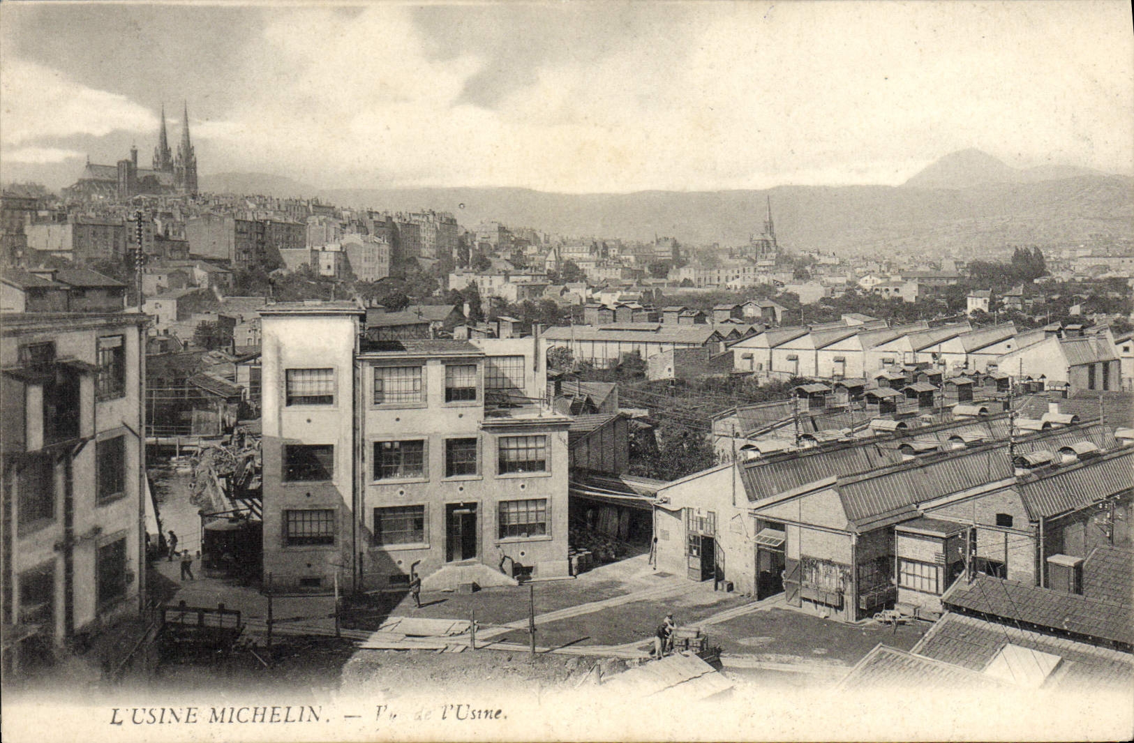 CPA Automobile Usine Michelin Clermont Ferrand Vue de l'usine