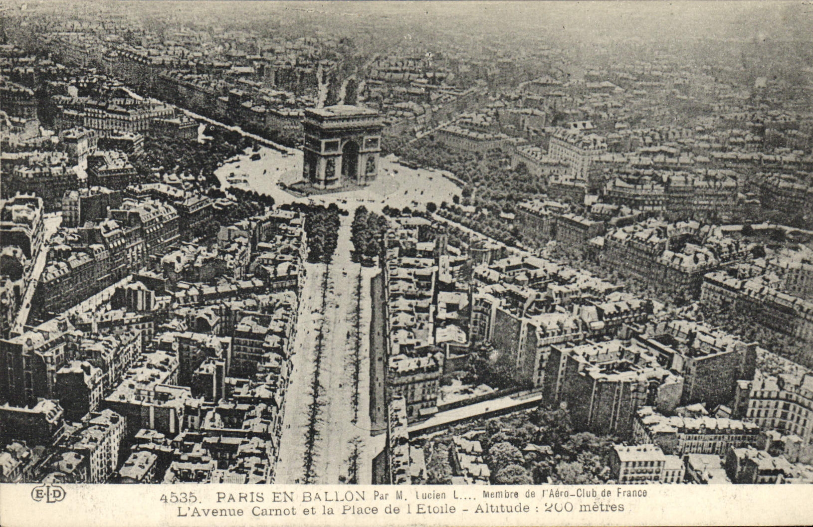 CPA Avion Aviation Paris en ballon Avenue Carnot et la place de l'Etoile