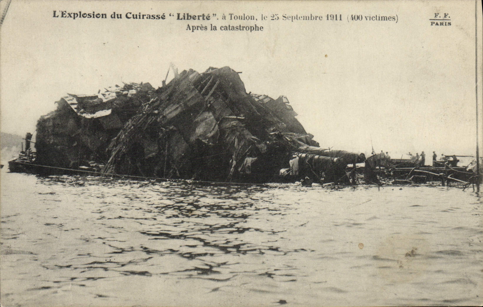 VINTAGE POSTCARD Bateau War Catastrophe of the Armor Freedom has Toulon After the catastrophe