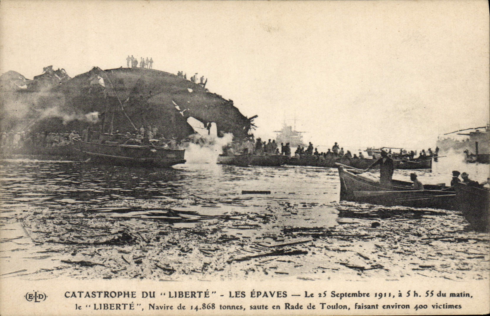 CPA Bateau Guerre Catastrophe du Liberte Les epaves 