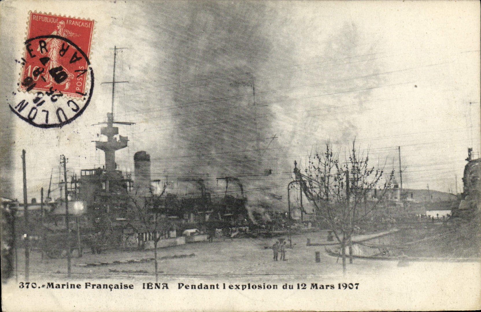 CPA Bateau Guerre Catastrophe du Iena pendant l'explosion du 12 mars 1907