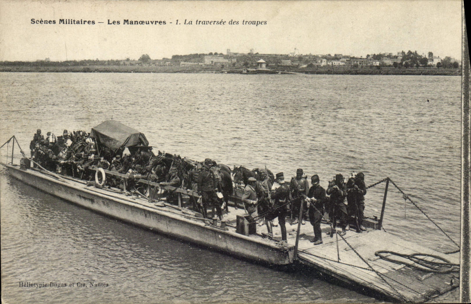 CPA Bateau Guerre Les manoeuvres La traversee des troupes