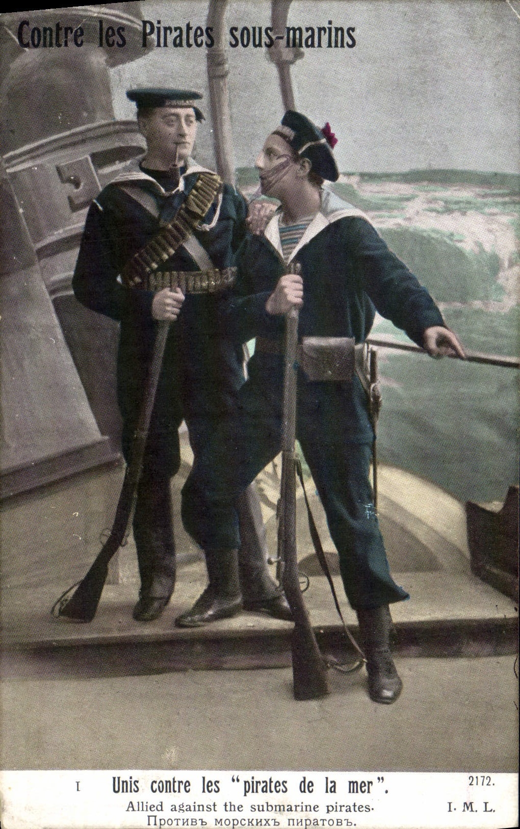 CPA Bateau Guerre Contre les pirates Sous marins Marins