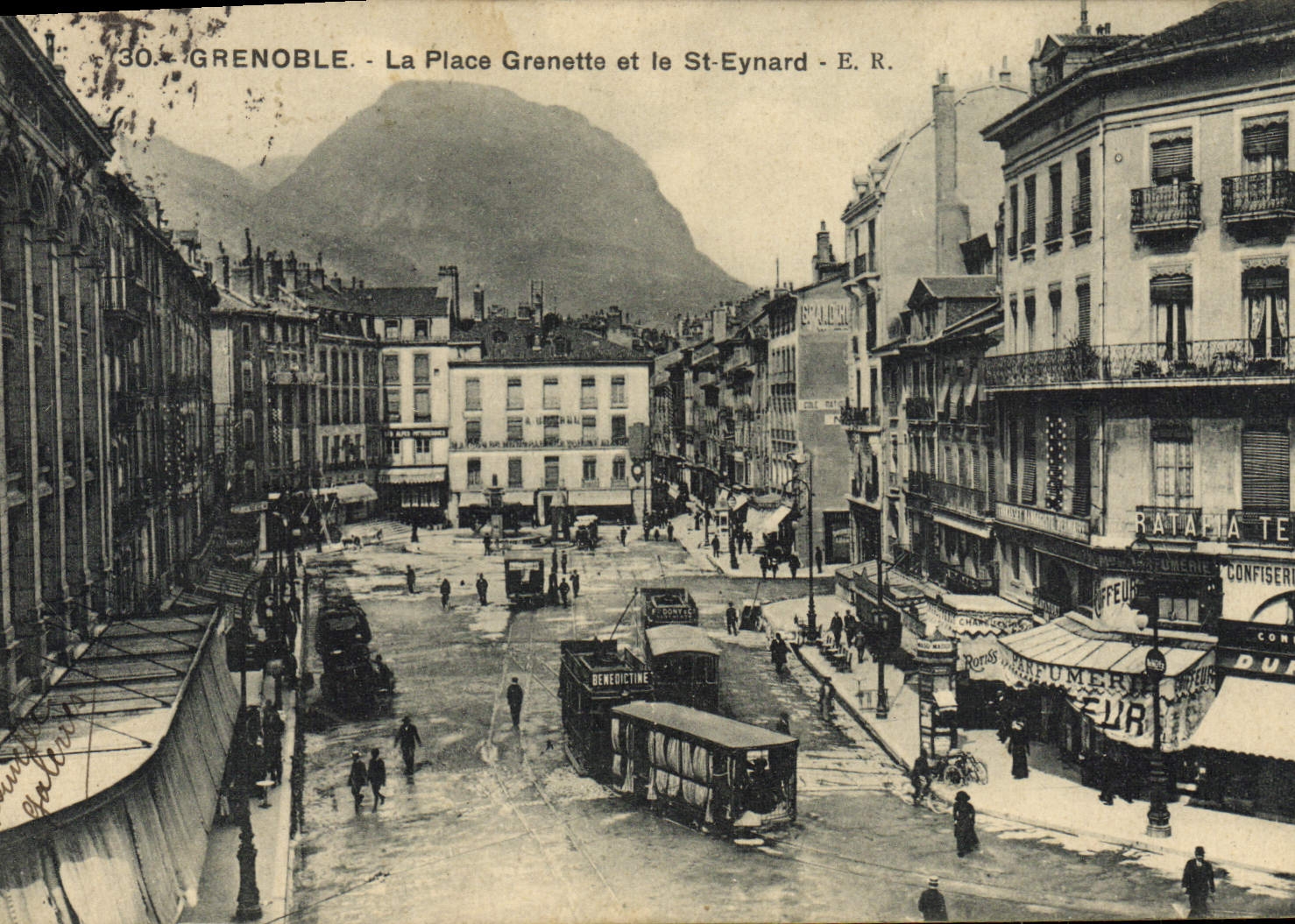 CPA Tramway Grenoble la place Grenette et le St eynard
