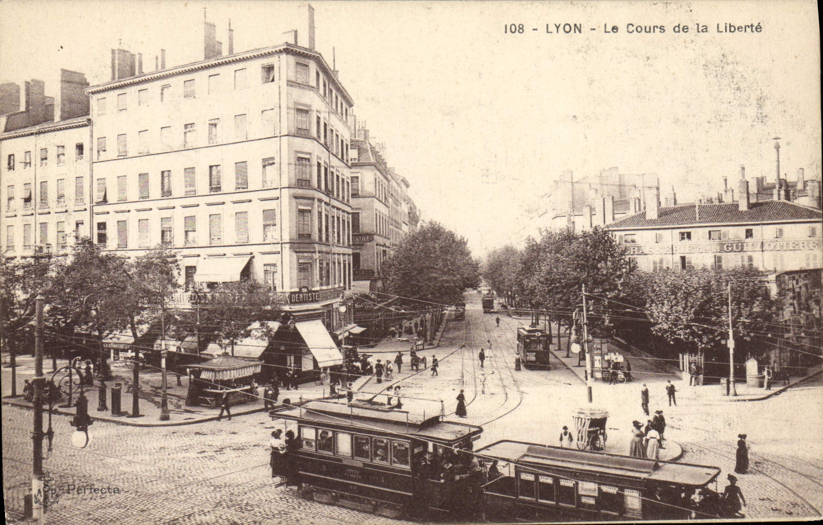 CPA Tramway Lyon Le cours de la liberte