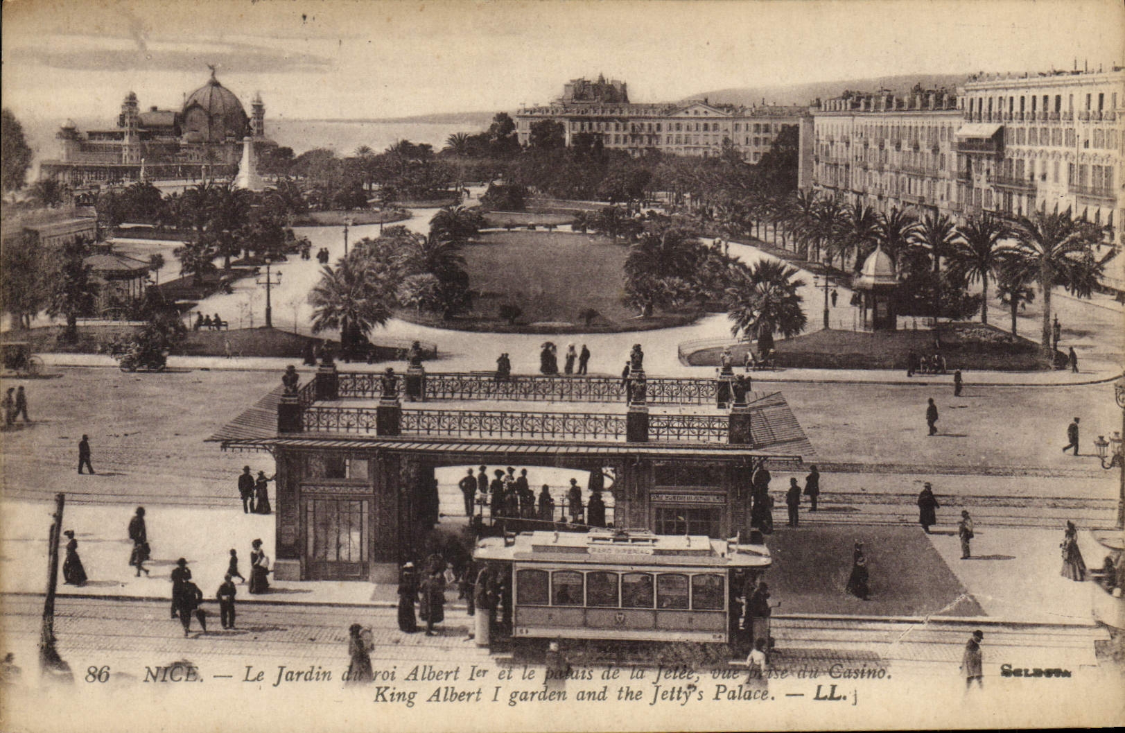 CPA Tramway Nice le jardin du roi Albert 1er et le palais de la jetee vue prise du casino