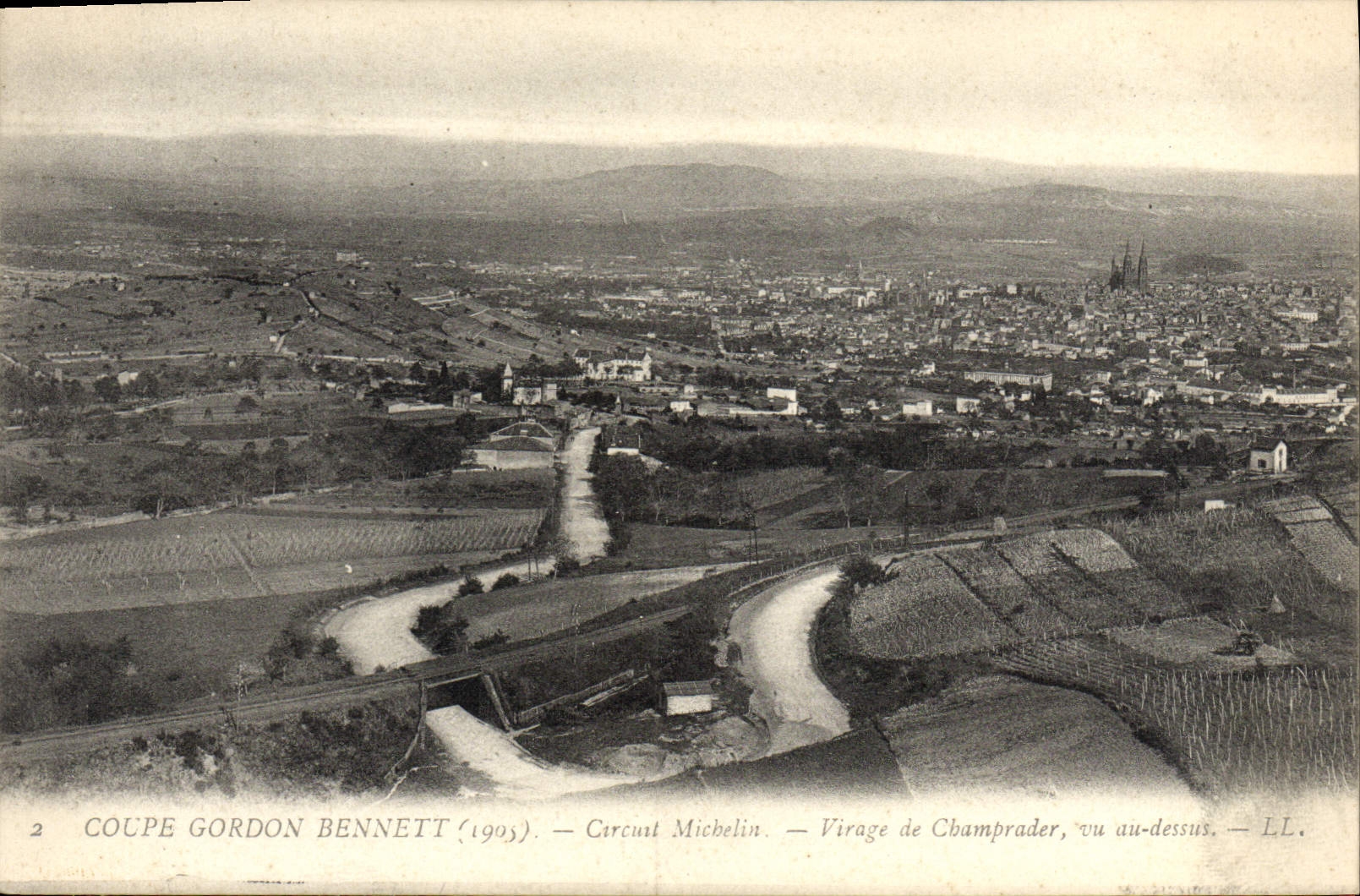 VINTAGE POSTCARD Automobile Cut Gordon Bennett 1905 Circuit Michelin Virage de Champrader seen with the top