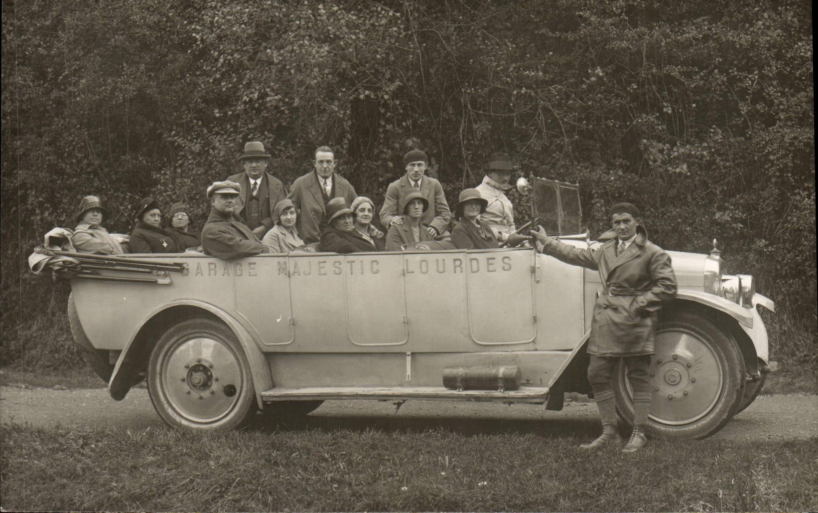 Real photo Bus Garage Majestic Doors
