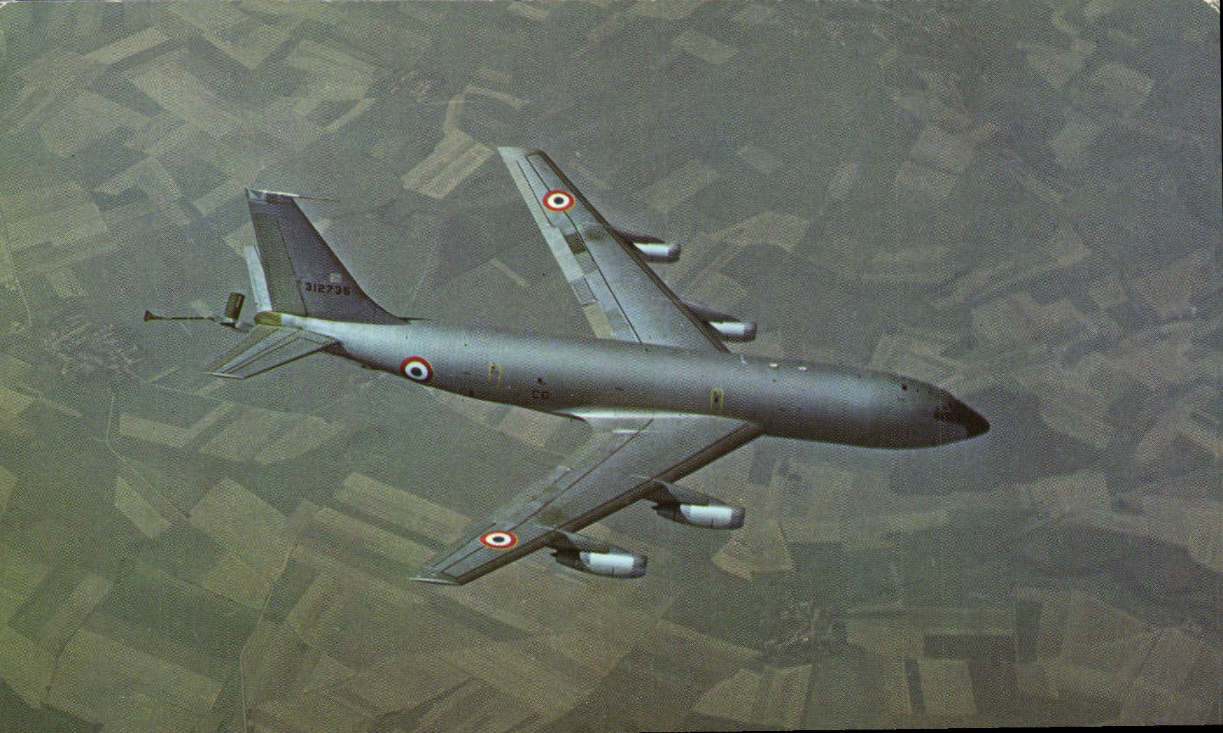 CPA Avion Aviation C135F Apparail de ravitaillement en vol Militaria