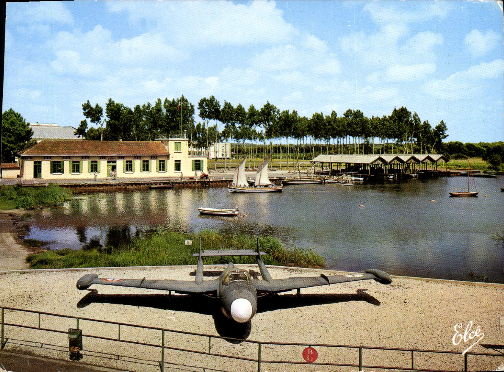 Infante de marina del centro de formación de la aviación del plano de la POSTAL de la VENDIMIA de Hourtin la Gironda una esquina del nivel del agua