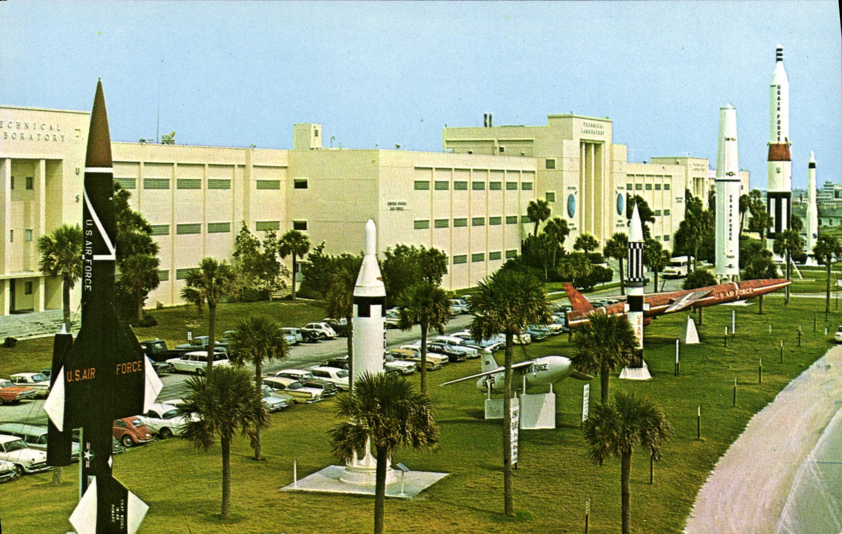 La aviación de la POSTAL de la VENDIMIA espacia el laboratorio técnico de AFMTC S