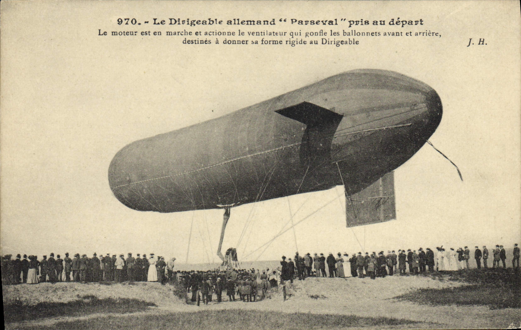 CPA Dirigeable allemand Parseval pris au depart Zeppelin