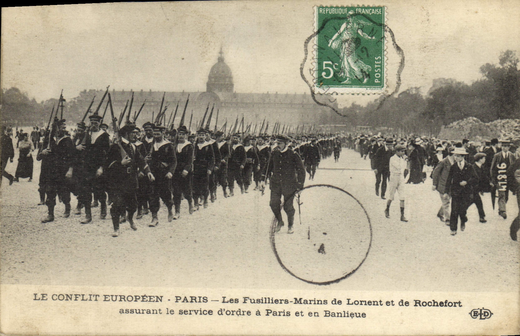 CPA Bateau Guerre Les fusilliers marins de Lorient et de Rochefort assurant le service d'ordre a Paris et en banlieue