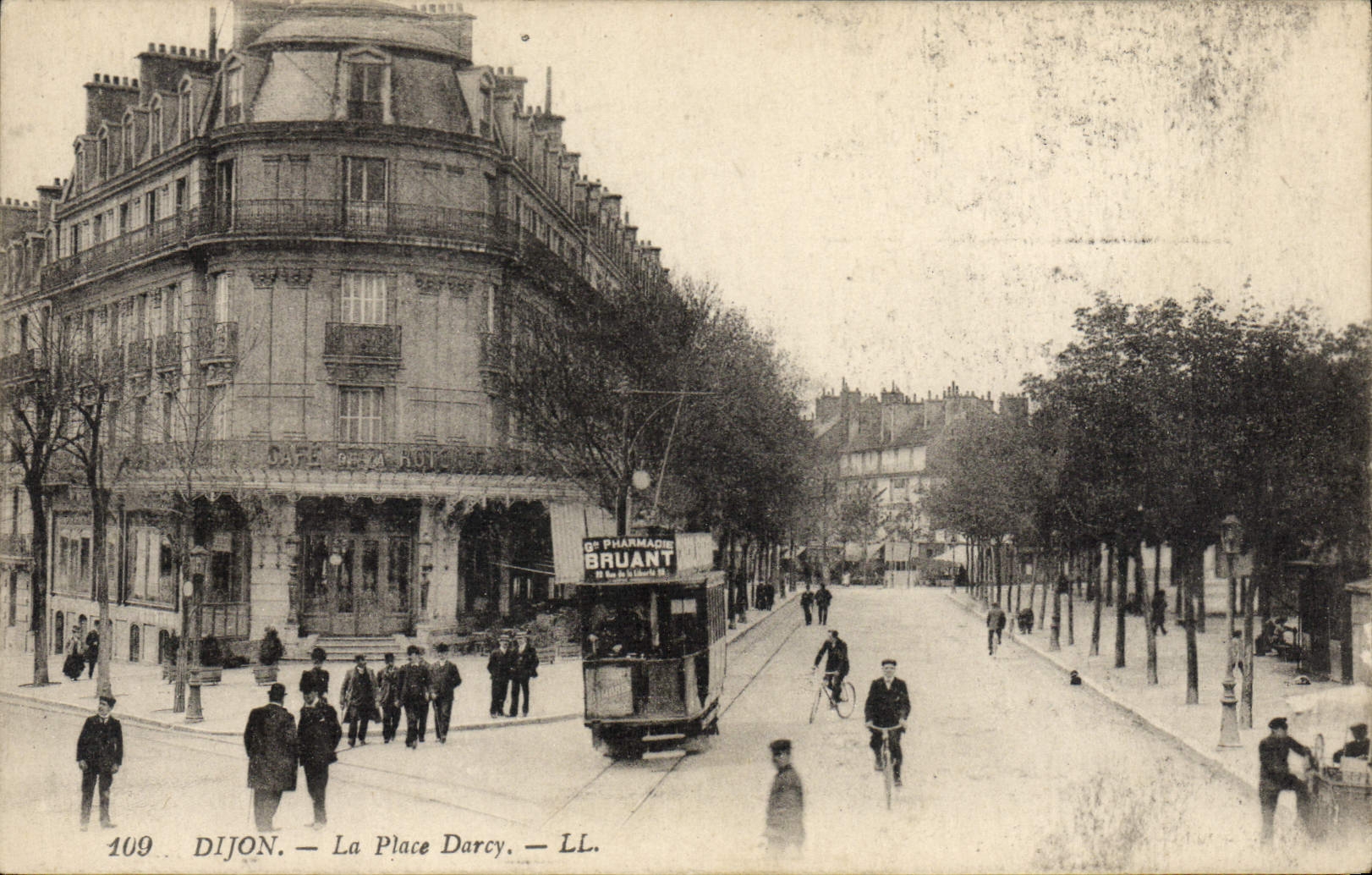 Tranvía de Dijon de la POSTAL de la VENDIMIA el empavesado de Darcy del lugar