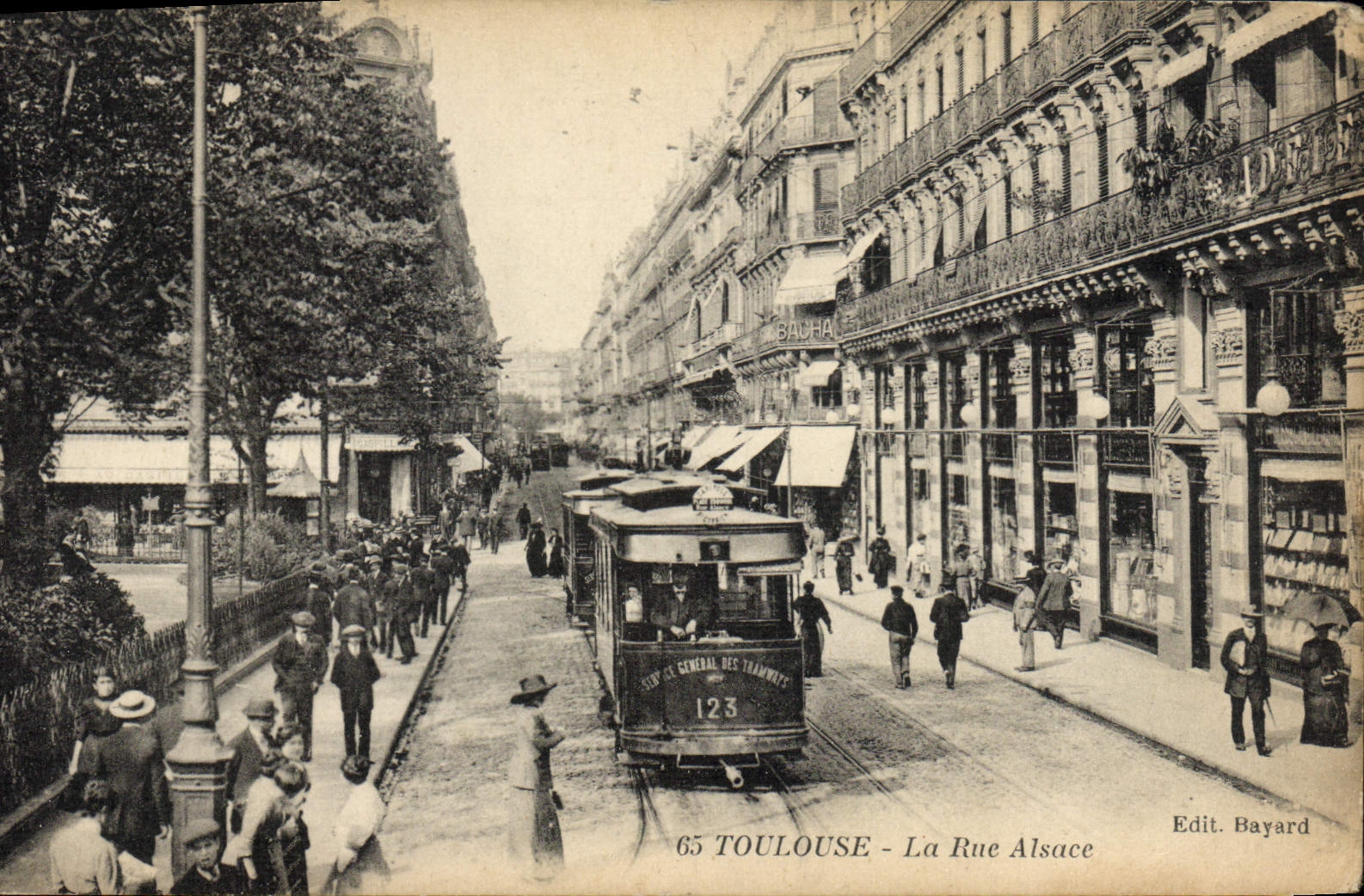 CPA Tramway Toulouse La Rue Alsace 