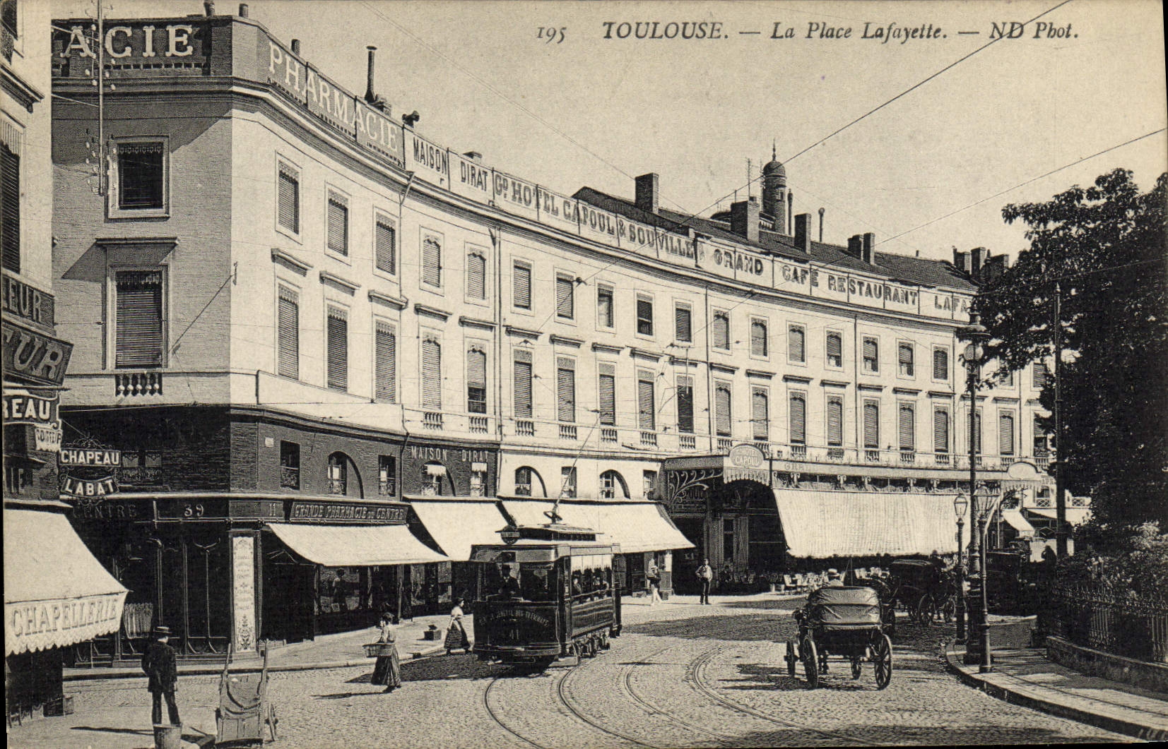 CPA Tramway Toulouse La place Lafayette