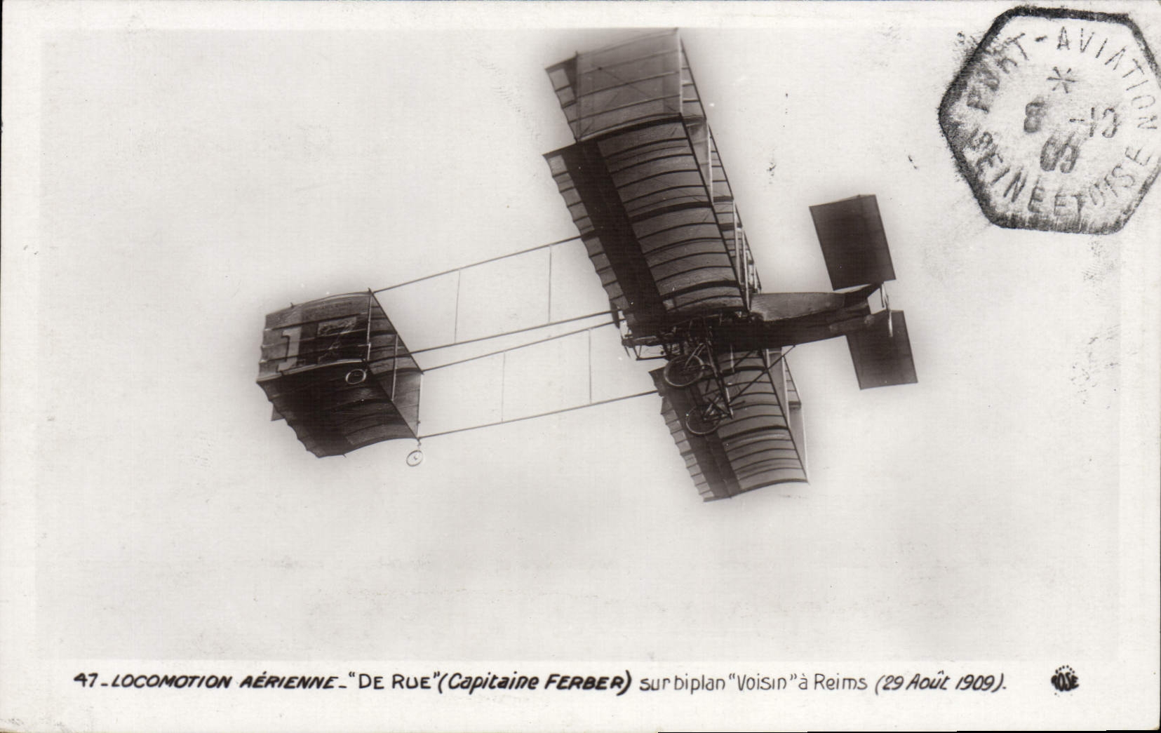 CPA Avion Aviation De rue Capitaine Ferber sur biplan Voisin a Reims 29 aout 1909