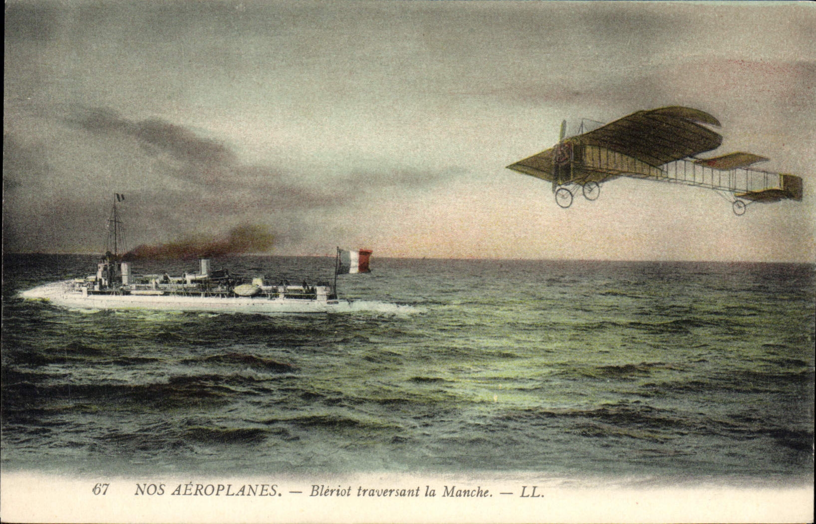 CPA Avion Aviation Bleriot traversant la Manche Bateau 